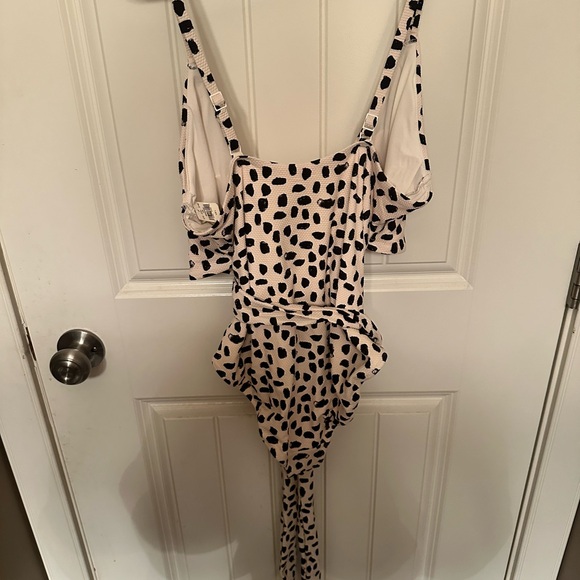 Arie tie around bathing suit - Picture 4 of 4